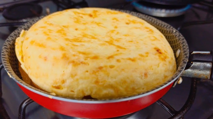 Pão de queijo de frigideira: A receita prática para o seu lanche rápido